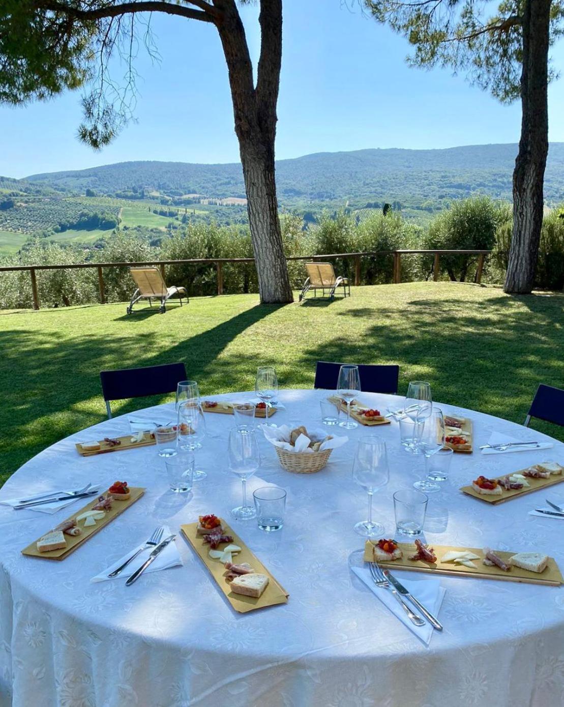 Fattoria Abbazia Monte Oliveto San Gimignano Exterior foto